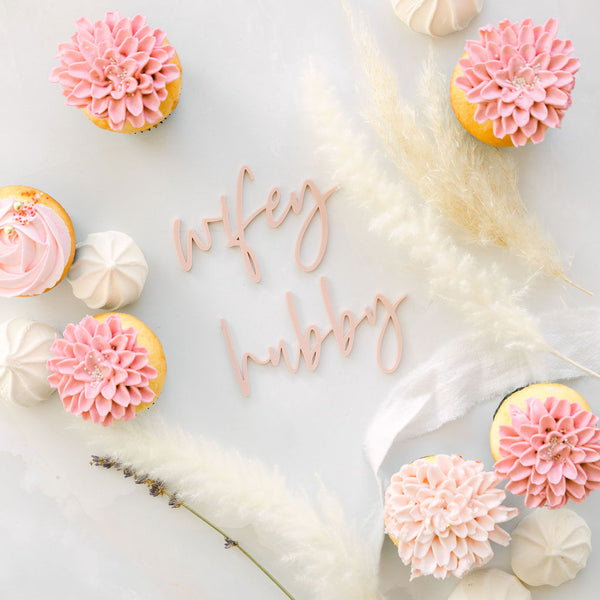 The Cotton and Canvas Co. Hubby and Wifey Place Card